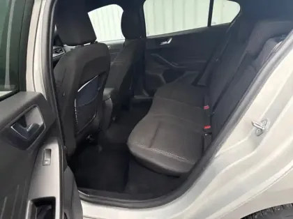 Photo 8 Ford Focus 1.0 Flexifuel mHEV 125ch ST-Line Style