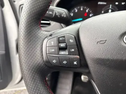 Photo 16 Ford Focus 1.0 Flexifuel mHEV 125ch ST-Line Style