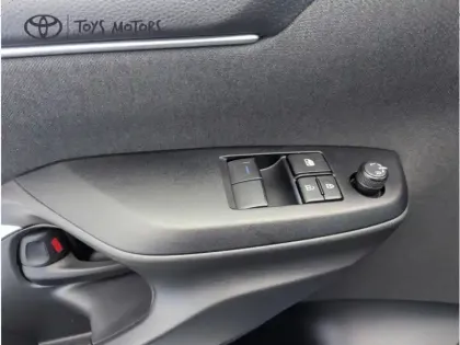 Photo 14 Toyota Yaris Hybride 116h Dynamic