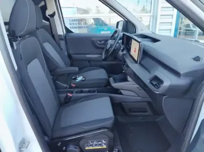 Photo 26 Ford Transit Courier Fourgonnette Electrique 100 kW 136ch batterie 46 kWh Trend