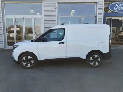 Photo 23 Ford Transit Courier Fourgonnette Electrique 100 kW 136ch batterie 46 kWh Trend