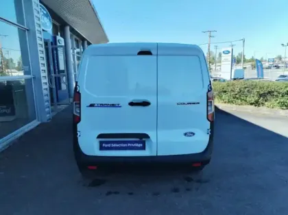 Photo 24 Ford Transit Courier Fourgonnette Electrique 100 kW 136ch batterie 46 kWh Trend