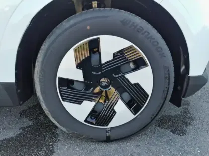 Photo 13 Ford Transit Courier Fourgonnette Electrique 100 kW 136ch batterie 46 kWh Trend