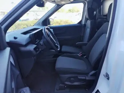 Photo 9 Ford Transit Courier Fourgonnette Electrique 100 kW 136ch batterie 46 kWh Trend