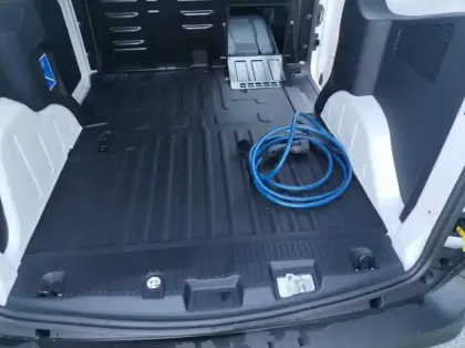 Photo 27 Ford Transit Courier Fourgonnette Electrique 100 kW 136ch batterie 46 kWh Trend