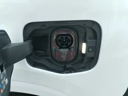 Photo 29 Ford Transit Courier Fourgonnette Electrique 100 kW 136ch batterie 46 kWh Trend