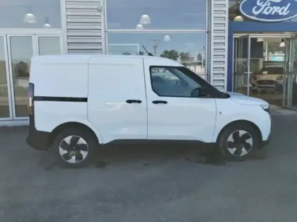 Photo 25 Ford Transit Courier Fourgonnette Electrique 100 kW 136ch batterie 46 kWh Trend