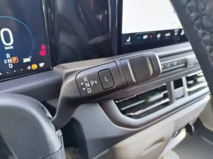 Photo 7 Ford Custom Fg 320 L1H1 2.5 Duratec 232ch Hybride rechargeable Limited CVT