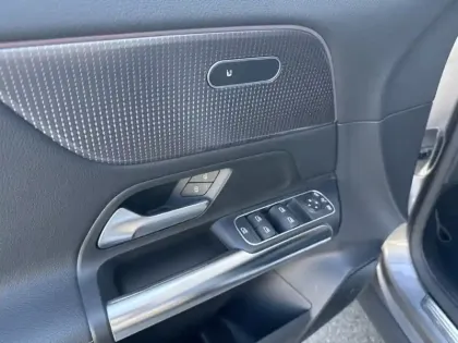 Photo 15 Mercedes GLA 200 Progressive Line