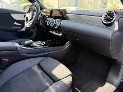 Photo 12 Mercedes CLA  250 e Coupé AMG Line