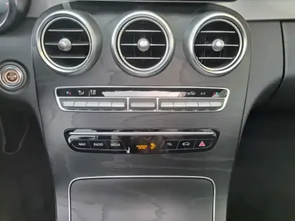 Photo 16 Mercedes Classe C  220 d Berline AMG Lin