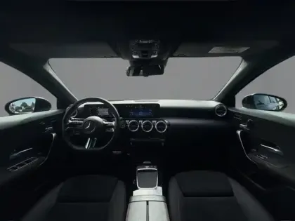 Photo 10 Mercedes Classe A 200 d AMG Line