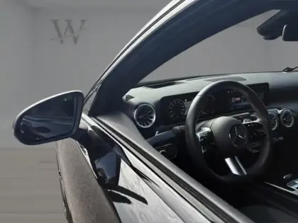 Photo 9 Mercedes Classe A 200 d AMG Line
