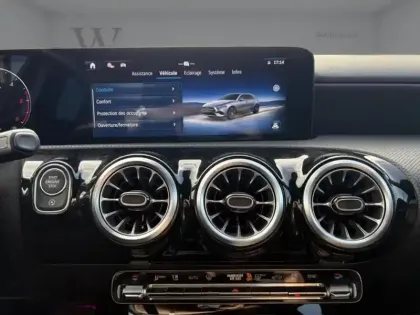 Photo 17 Mercedes Classe A 200 d AMG Line