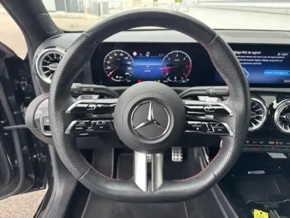 Photo 14 Mercedes Classe A 200 d AMG Line