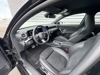 Photo 12 Mercedes Classe A 200 d AMG Line