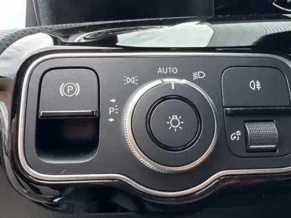 Photo 13 Mercedes Classe A 200 d AMG Line