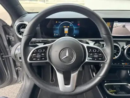 Photo 15 Mercedes Classe A 180 d Business Line