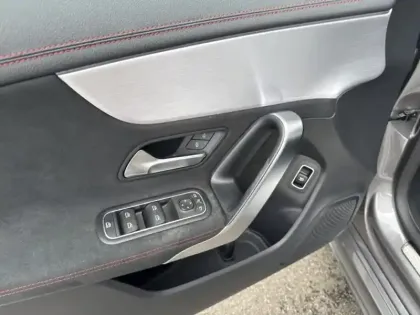 Photo 14 Mercedes CLA  180 d Shooting Brake AMG L