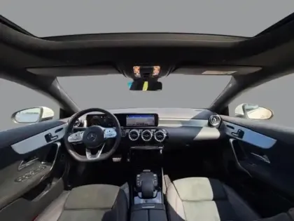 Photo 10 Mercedes CLA 200 d AMG Line