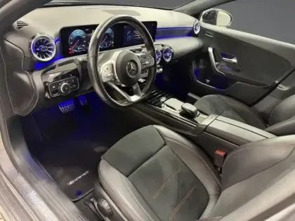 Photo 12 Mercedes Classe A 200 d AMG Line