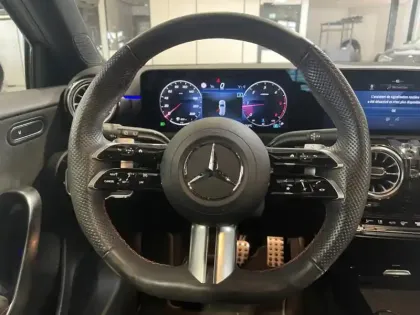Photo 14 Mercedes Classe A 200 d AMG Line