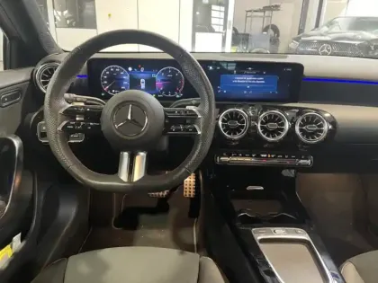 Photo 9 Mercedes Classe A 200 d AMG Line
