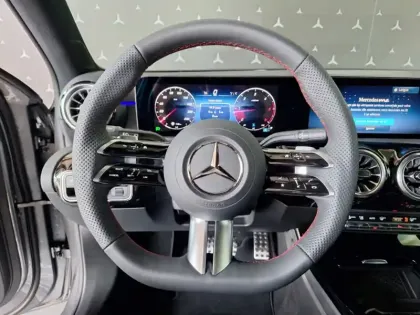 Photo 18 Mercedes Classe A 200 d Star Edition