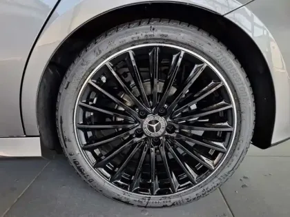 Photo 8 Mercedes Classe A 200 d Star Edition