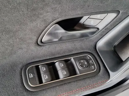 Photo 15 Mercedes Classe A 200 d Star Edition