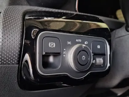 Photo 17 Mercedes Classe A 200 d Star Edition