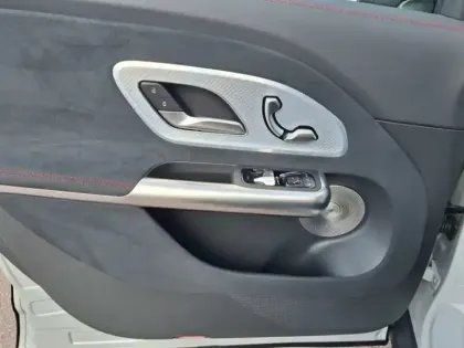 Photo 19 Mercedes GLB 250+ avec technologie EQ Limit