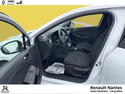 Photo 12 Renault Clio  1.6 E-Tech hybride 145ch Equilibre