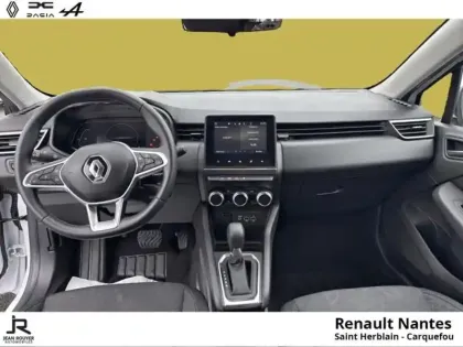 Photo 9 Renault Clio  1.6 E-Tech hybride 145ch Equilibre