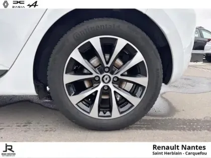 Photo 8 Renault Clio  1.6 E-Tech hybride 145ch Equilibre