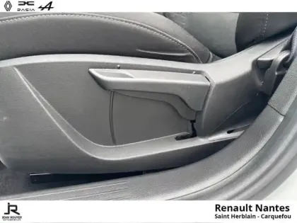 Photo 10 Renault Clio  1.6 E-Tech hybride 145ch Equilibre