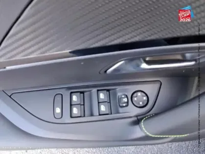 Photo 14 Peugeot 2008  1.2 Hybrid 145ch GT e-DCS6