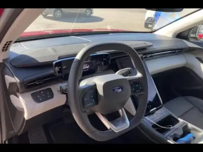 Photo 8 Ford Explorer  286ch Extended Range 77kWh Pack Premium RWD