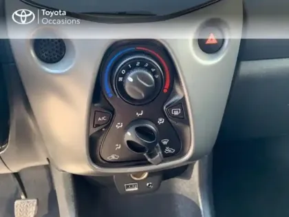 Photo 6 Toyota Aygo  1.0 VVT-i 72ch x-play x-app 5p X-Style