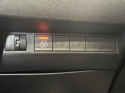 Photo 10 Peugeot 208  e- 136ch Active