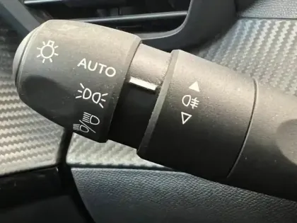 Photo 12 Peugeot 208  e- 136ch Active