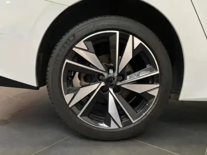 Photo 9 Peugeot 308  SW 1.2 PureTech 130ch S&S Allure EAT8