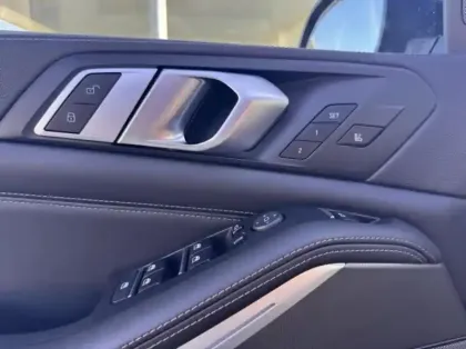 Photo 8 BMW X5  xDrive45e 394ch M Sport 17cv