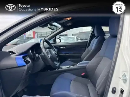 Photo 10 Toyota C-HR  122h Graphic 2WD E-CVT RC18
