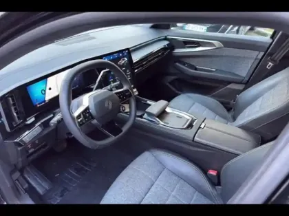 Photo 8 Renault Espace  1.2 E-Tech full hybrid 200ch Techno