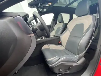 Photo 6 Volvo Xc60  B4 AdBlue 197ch R-Design Geartronic