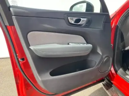 Photo 14 Volvo Xc60  B4 AdBlue 197ch R-Design Geartronic