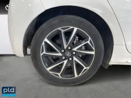 Photo 8 Toyota Yaris  116h Design 5p MY22