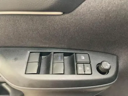 Photo 13 Toyota Yaris  116h Design 5p MY22