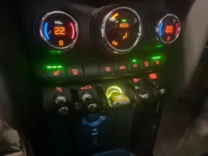 Photo 8 Mini Mini  Cooper 136ch Edition Premium Plus BVA7